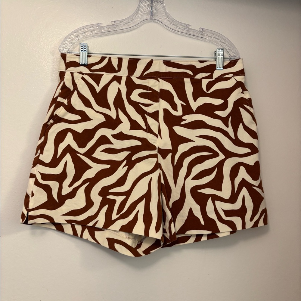 SPANX On-the-Go Printed Shorts in a zebra pattern. Brown and white L pull on - Picture 2 of 4